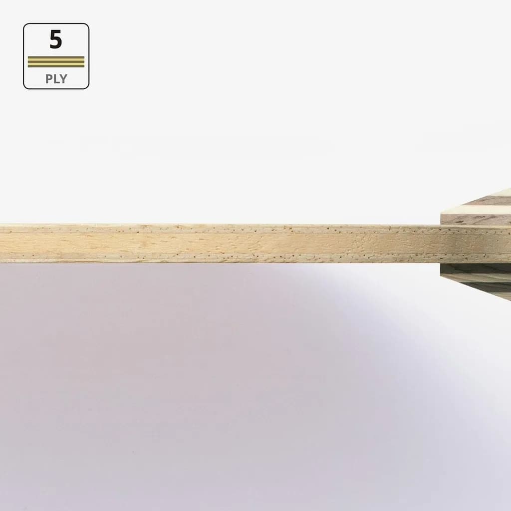 Detail der Kante des Butterfly Korbel mit den fünf Holzlagen