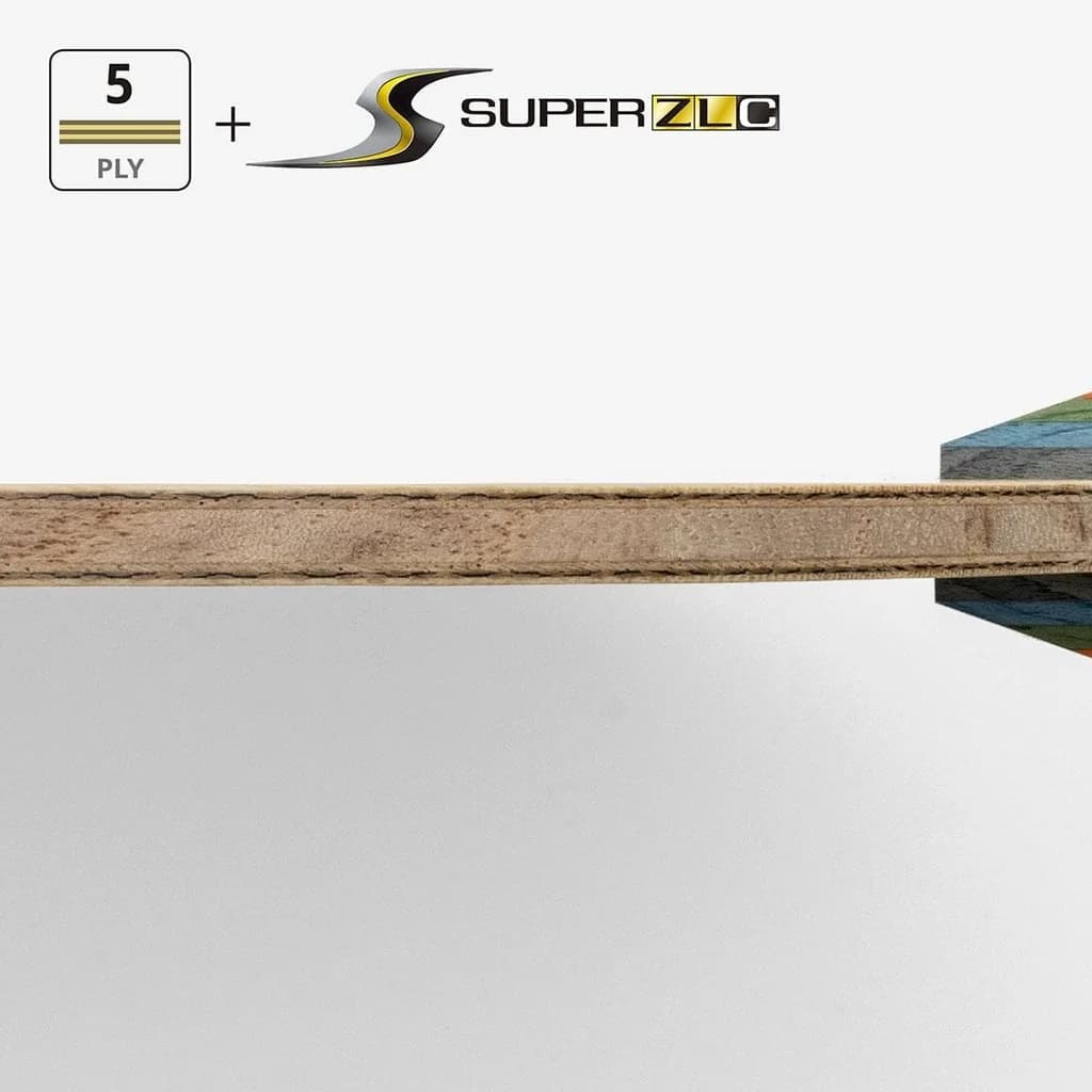 Detailaufnahme der Kante des Butterfly Lin Yun-Ju Super ZLC mit den SZLC-Lagen